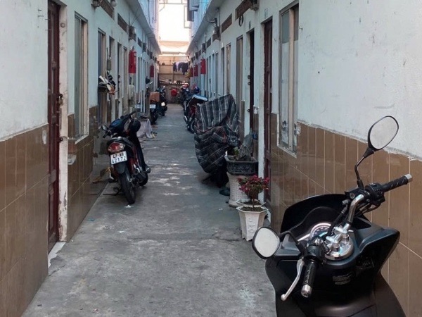 Người thuê trọ ở TPHCM áp lực vì lương không theo kịp giá nhà tăng