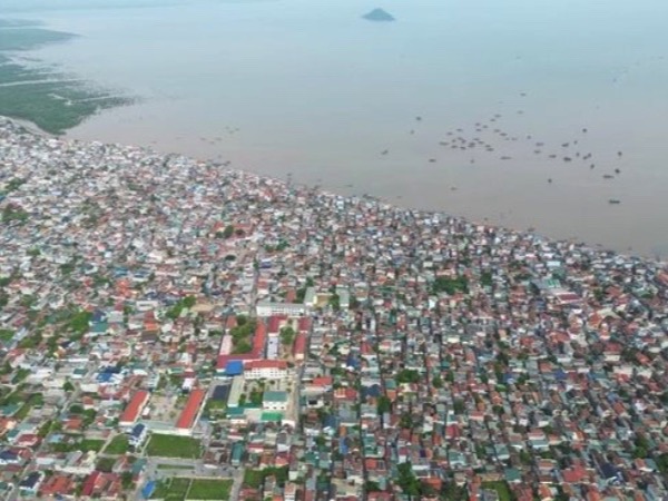 Xã nhỏ nhất Việt Nam: Mật độ dân số 40.000 người/km2, rau ở quê đắt ngang phố