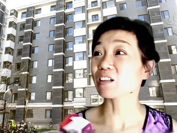 Người phụ nữ mua nhà 1 tỷ đồng, 28 năm sau chuẩn bị bán với giá 21 tỷ đồng thì phát hiện người lạ sống trong nhà, còn tuyên bố: 'Tôi có giấy tờ hợp pháp'