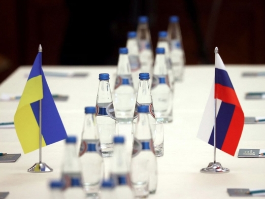 Nga hay Ukraine được hưởng lợi nhiều hơn từ lệnh ngừng bắn?
