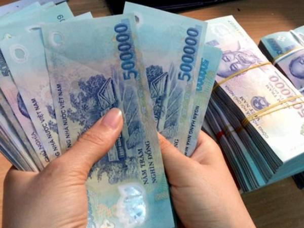 Vốn rẻ đổ vào bất động sản, thị trường chứng khoán sẽ ra sao?