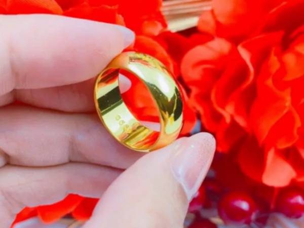 Khách Hà Nội mua nhẫn vàng 18k giá gần 11 triệu đồng, nhưng chỉ nhận được 6 phân vàng: Cửa hàng trang sức trả lời thế nào?