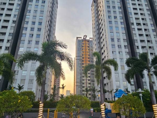 Lãi vay xuống thấp, có nên 'xuống tiền' mua nhà đất lúc này?