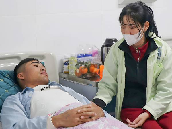 30 giờ trôi dạt trên biển sau chìm tàu: 'Ăn cá chết để hy vọng sống'
