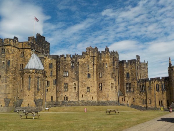 Hé lộ bí mật về toà lâu đài Trung Cổ khiến cả thế giới tin rằng Hogwarts là có thật!