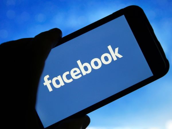 Điều tra kẻ chuyên gửi báo cáo giả để chặn facebook người khác