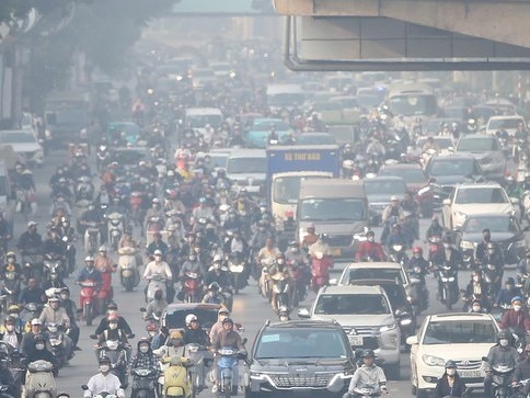Đề xuất người dân Hà Nội phải bốc thăm để mua xe xăng