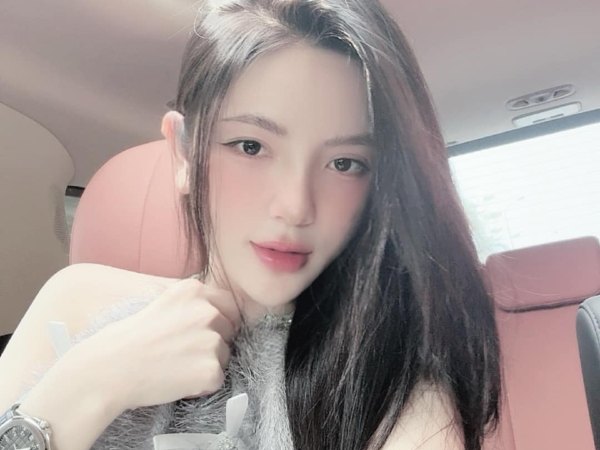 Vì sao Chu Thanh Huyền và người chị thân thiết lại nghỉ chơi, quay sang đấu tố?