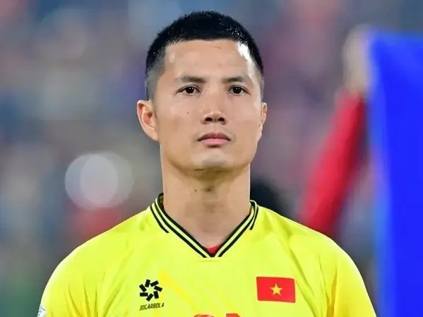 Đình Triệu chỉ ra vấn đề của hàng thủ ĐT Việt Nam