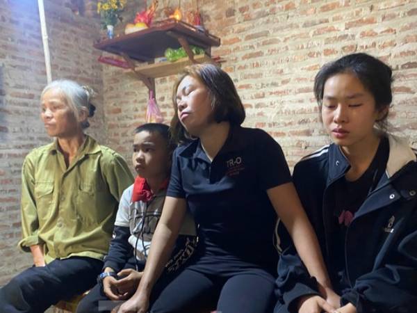 Nỗi đau tột cùng của người mẹ có con trai qua đời khi tham gia chữa cháy rừng núi Nghiêm: 'Hai con tôi đi chữa cháy, một đứa không quay về...'