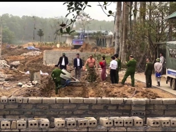 Hà Nội: Cận cảnh công trường khai thác đất trái phép của đối tượng dọa 'xử' người nhà cán bộ