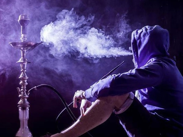Thanh niên đột quỵ vì hút shisha, bác sĩ cảnh báo hiểm họa khôn lường