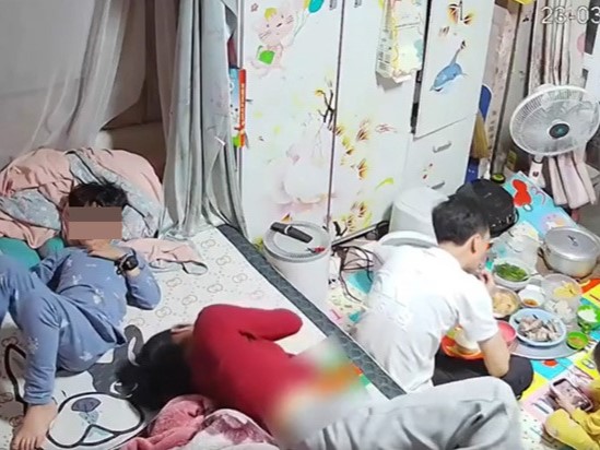 Sự thật phía sau video người phụ nữ đau đớn vật vã bị chồng con ngó lơ