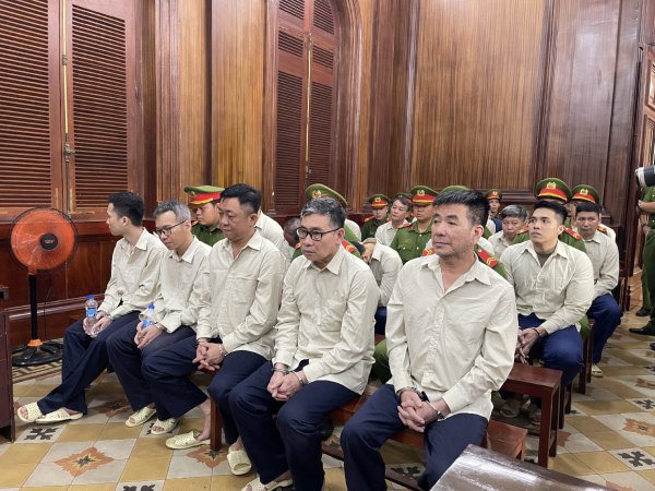 Cựu giám đốc sở tỉnh An Giang đính chính 17 lần nhận hối lộ chứ không phải 20 lần!