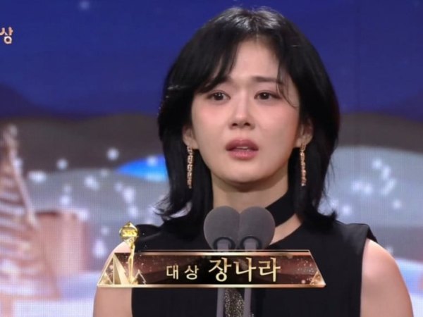 Jang Nara khóc nức nở trên xe ô tô ngay trước mặt chồng, chuyện gì đây?