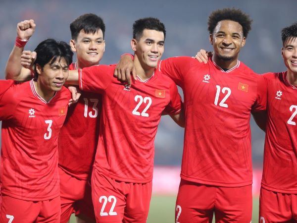 Đội hình Việt Nam vs Lào: HLV Kim Sang-sik thay đổi thói quen, đặt niềm tin vào 'bộ ba Rajamangala'?