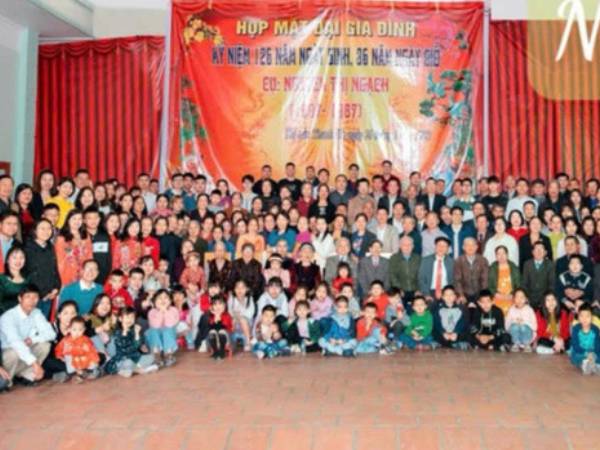 Đại gia đình ở Hải Dương có gần 500 người, ngày giỗ cụ làm hơn trăm mâm cỗ