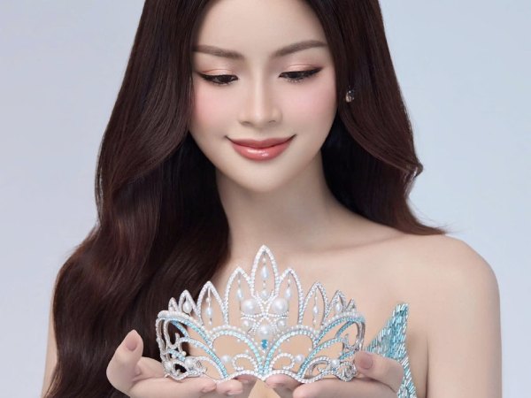 2 nàng hậu bị công ty Sen Vàng 'xoá sổ' hoàn toàn