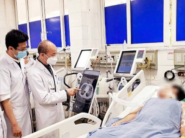 Lại gần đồng nghiệp, người đàn ông trẻ suýt chết vì lây một loại virus nguy hiểm