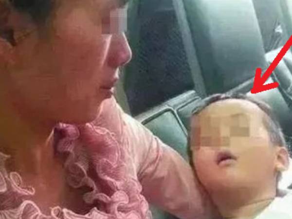 Bi kịch ngày đầy tháng: Cháu trai tử vong vì chén rượu mừng của ông nội