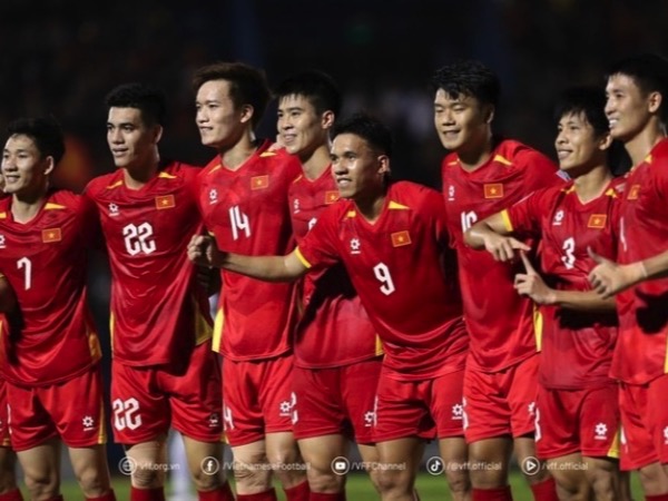 ĐT Việt Nam nhảy vọt trên BXH FIFA, giành vị trí cao nhất thời HLV Kim Sang-sik