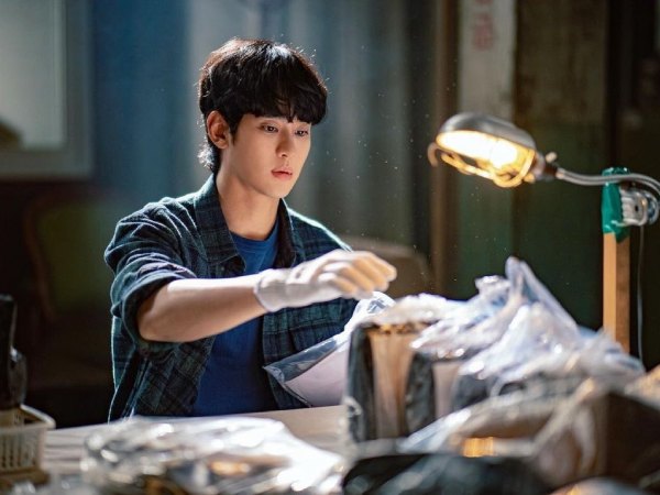 Kim Soo Hyun bị phạt 3300 tỷ vì bê bối với Kim Sae Ron, khiến cả 1 đế chế bị đuổi khỏi Hàn Quốc?