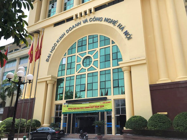 Đào tạo 'chui' hàng loạt lớp văn bằng 2, nhiều cán bộ trường đại học ở Hà Nội bị kỷ luật