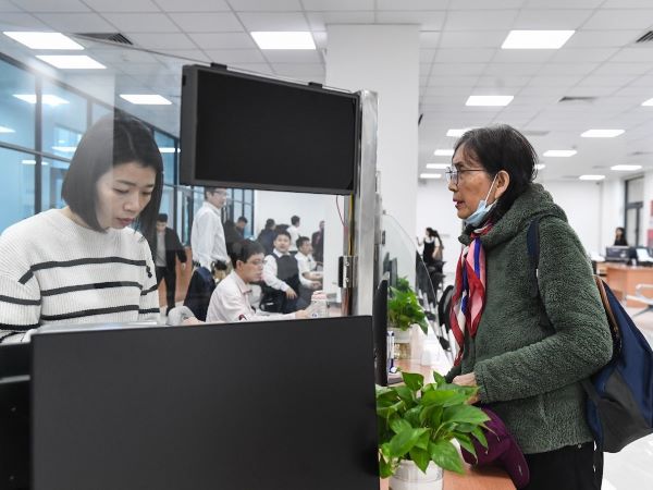 Bộ Nội vụ đề xuất sàng lọc cán bộ, tinh giản công chức cấp xã không đủ chuẩn