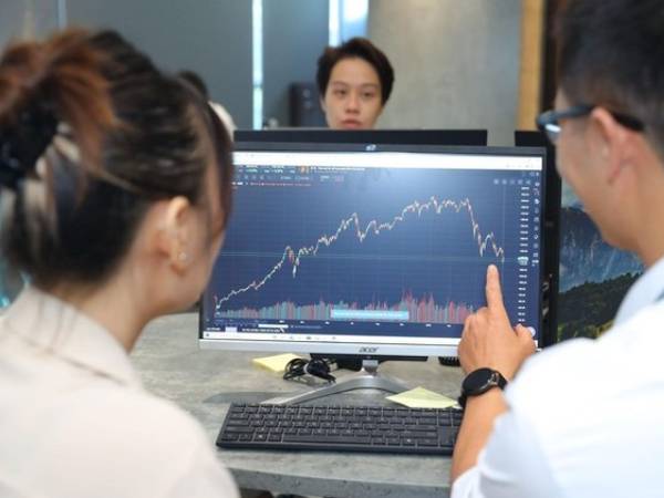 Vì sao doanh nghiệp lên sàn chứng khoán ngày càng teo tóp?