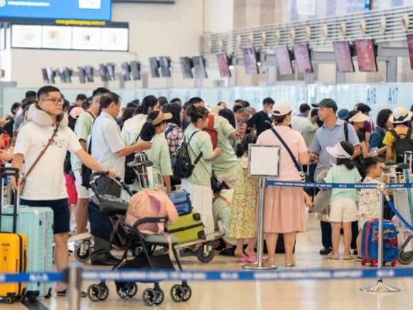 Giá vé máy bay Việt Nam bao giờ giảm?