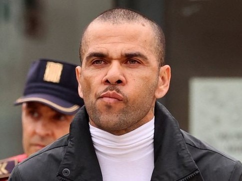 Dani Alves bất ngờ thoát án tù 4 năm rưỡi, được thả tự do