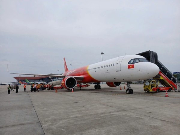 Hai chuyến bay đưa 106 cán bộ, chiến sĩ và hàng cứu trợ tới Myanmar