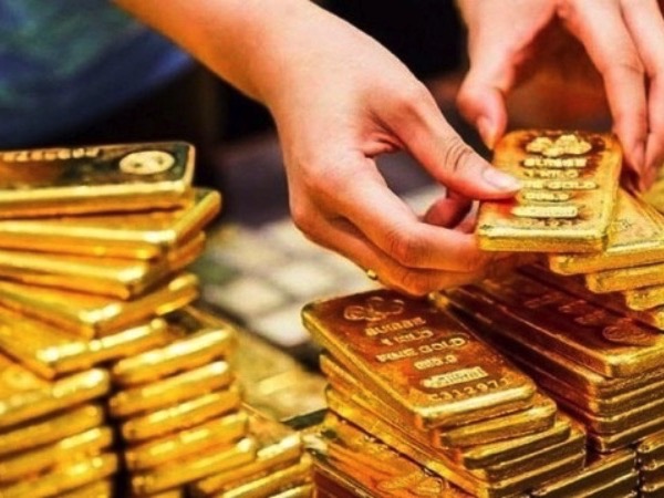 Cổ phiếu PNJ xuống 'đáy' hơn 1 năm bất chấp giá vàng lập đỉnh mọi thời đại, điều gì đang diễn ra?