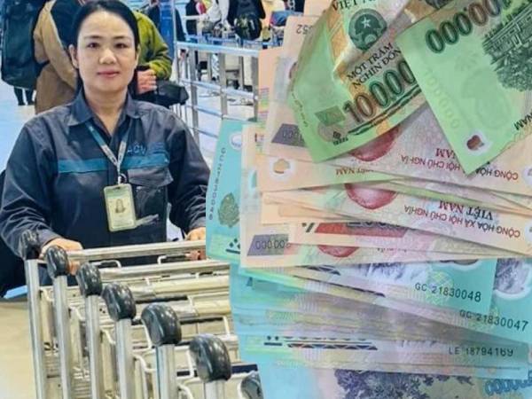 Chiếc ví đen chứa nhiều tiền, trang sức bị bỏ quên ở sân bay Nội Bài