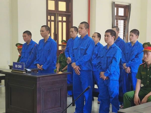Tuyên án băng cướp dùng roi điện tấn công nạn nhân, gây xôn xao dư luận