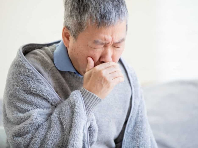 Người đàn ông Hà Nội đi khám vì ho, bất ngờ phát hiện thứ đáng sợ trong đại tràng