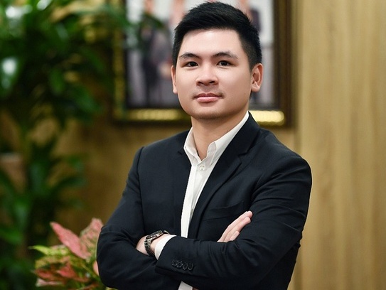 Con trai bầu Hiển là chủ tịch 1 hãng hàng không, 25 tuổi là chủ tịch trẻ nhất lịch sử bóng đá Việt Nam