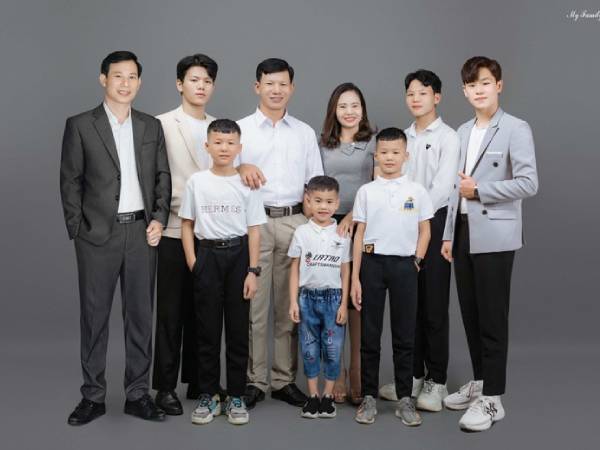 Vợ chồng ở Nghệ An sinh 6 con trai, tậu sẵn 6 miếng đất làm ‘của để dành’