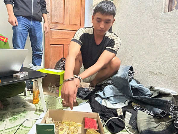 Thanh niên 24 tuổi đột nhập nhà dân trong đêm, phá két sắt trộm vàng, tiền hơn 1 tỷ