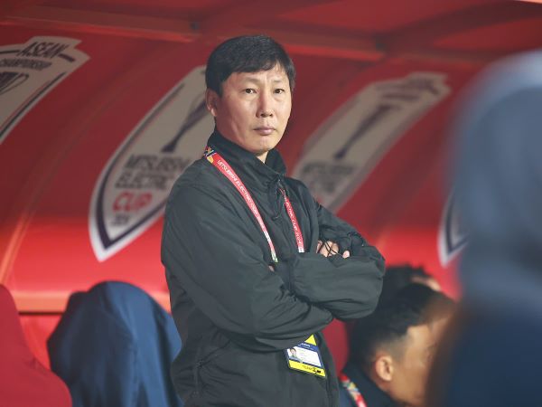 HLV Kim Sang-sik tuyên bố 'nhạy cảm', phải chăng đang mỉa mai ông Troussier?