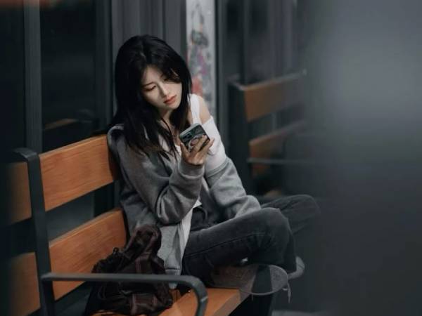 Nhà thì vẫn đi thuê, mẹ con tôi tằn tiện suốt 9 năm trời để rồi phát hiện chồng mua đất để 'bù đắp thiệt thòi' cho nhân tình
