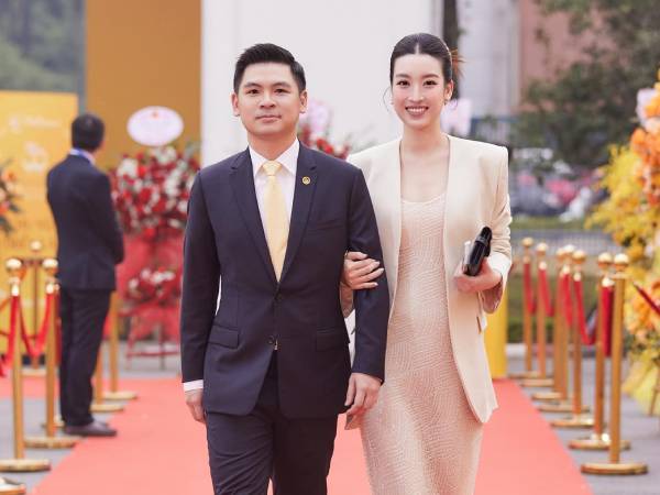 Đỗ Vinh Quang - Đỗ Mỹ Linh: Cặp đôi mạnh nhất làng bóng đá, chồng giữ 2 chức Chủ tịch, vợ cũng làm 'sếp to'