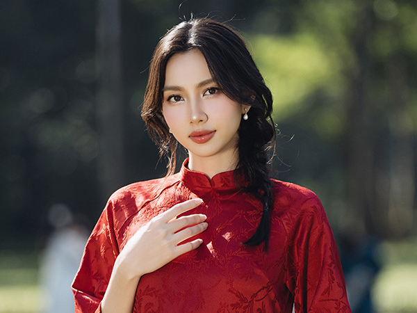 Hoa hậu Thùy Tiên bị phạt 25 triệu đồng vụ quảng cáo kẹo rau củ
