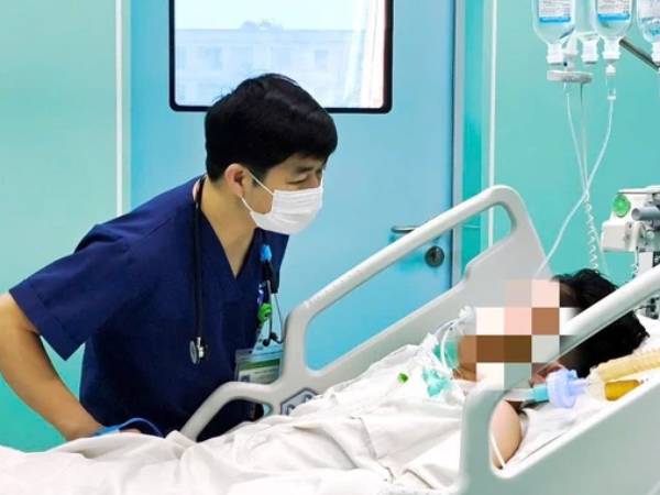 Đau đầu, sốt không đỡ, nam thanh niên 22 tuổi rơi vào hôn mê