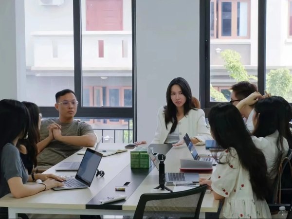 Hoa hậu Thùy Tiên có mối quan hệ thế nào với các bị can bị can trong vụ kẹo rau củ Kera?