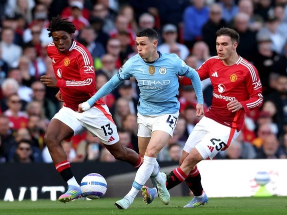 Chia điểm derby không bàn thắng, thành Manchester tiếc nuối