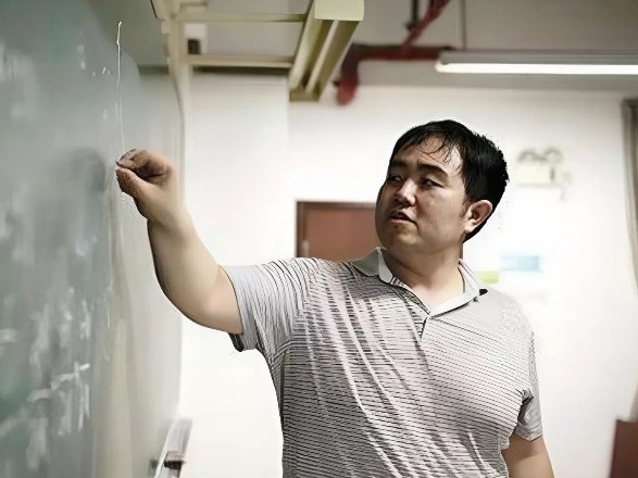 Lời bào chữa của thiên tài Toán học sa ngã từng 2 lần vô địch thế giới