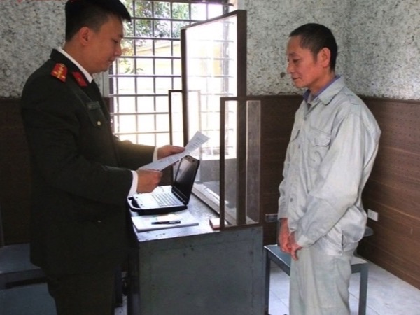 Bắn vợ tử vong vì nghi ngờ ngoại tình