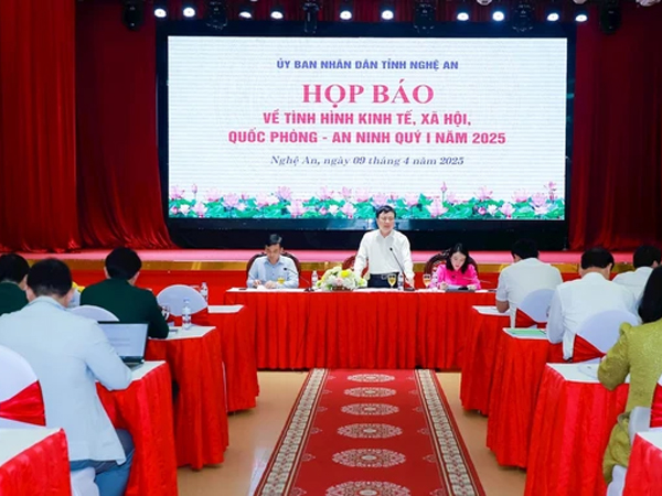 Một cán bộ huyện ủy nghỉ hưu trước tuổi được đề nghị hưởng chế độ hơn 2,46 tỉ đồng
