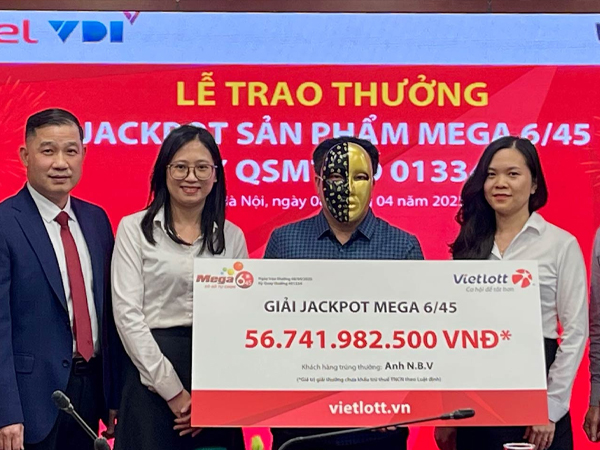 Người đàn ông ở Hà Nội trúng Vietlott hơn 56,7 tỷ đồng